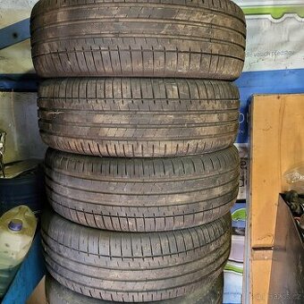 Falken 235/60R18