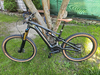 Zánovní našlapané karbonové elektrokolo S-WORKS, vel. S4(L)
