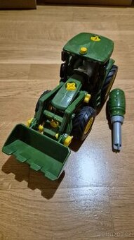 Skládací - šroubovací traktor John Deere