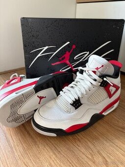 Nike Air Jordán 4 retro