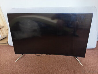 Vadná TV Panasonic 3D,140 cm, 4K Ultra,tř.A, oblá na opravu