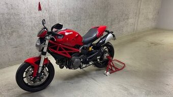 Ducati Monster 796 - 1