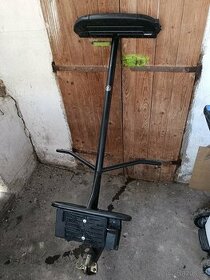 Nosič lyží na čtyřkolku