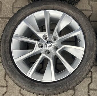 Škoda Karoq 7x18 5x112 ET45 pneu 225/50 R18 99H