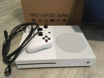 Prodávám dohromady Xbox one s a monitor MSI pro MP251