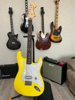 Fender Limited Edition Tom Delonge Stratocaster Graffiti Yel