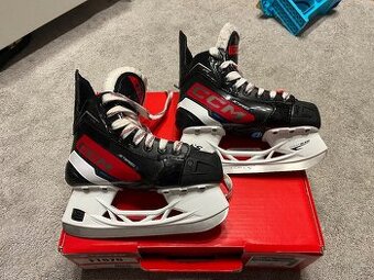 Hokejové brusle CCM FT670 JR1 - zánovní