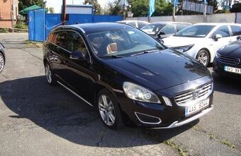 Volvo V60 D3,, R design Servis.historie