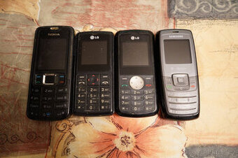 Nalezené staré mobilní telefony
