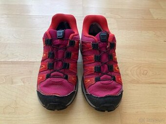 Turistické boty Salomon, vel. 33