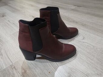 Kotníkové boty vel. 40