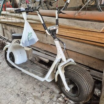 Scooter koloběžka moped elektrický