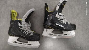 hokejové brusle Bauer Supreme M4, size 6, fit 1 (junior)