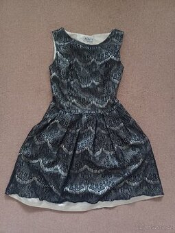 Společenské dívčí šaty