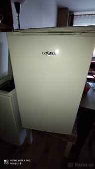 Malá lednička s mrazícím boxem