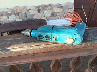 vrtačka s příklepem