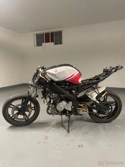 Yamaha YZF R125 - 1