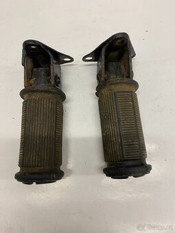 zadní stupačky Jawa