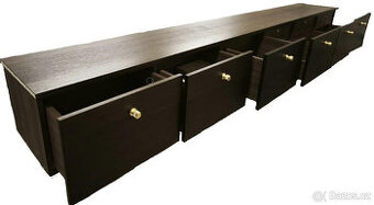 Prodám sestavu skříní - možno i jednotlivě.