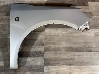 ŠKODA FABIA 2 - 5J - 2007-2014 - blatník PP - 9156