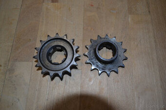 Řetězové kolečko, pastorek Jawa pérák 15z + řetěz 114č.