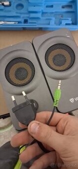 Dobry den prodám repraky