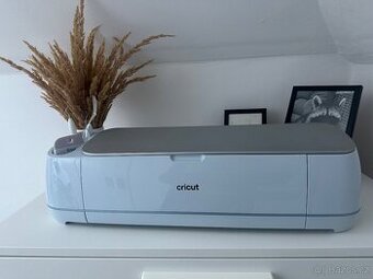 Plotr Cricut Maker 3