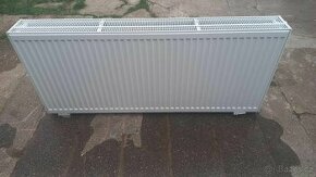 Třídeskový radiátor 1400x600 - 1