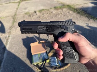 Airsoft CZ p-07 duty co2 + vybavení V ZÁRUCE