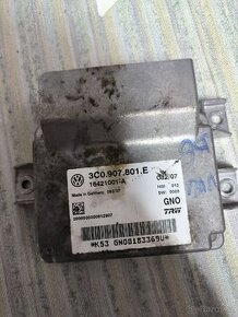 Řídící jednotka parkovací brzdy Passat B6