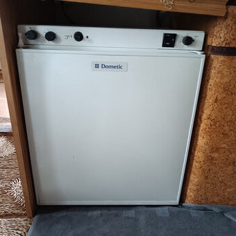Lednice do karavanu nebo chaty Dometic 80l