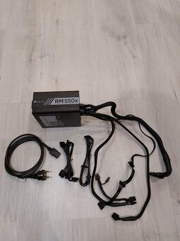 CORSAIR RM 550x -zánovní,plně modulární,GOLD - 1