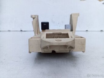 Toyota Yaris (1999-2005) - Poistková skriňa
