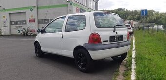 RENAULT TWINGO 1.2 rok 2003 výborný stav TOP karoserie