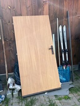 Interiérové dveře levé 90 cm