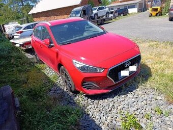 Hyundai I30 1.6CRDi 85kw, r.2019, klima, poškozen motor