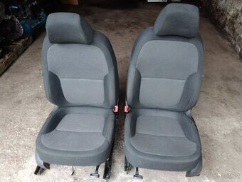 Škoda Yeti sedadla / sedačky přední a zadní + stropnice