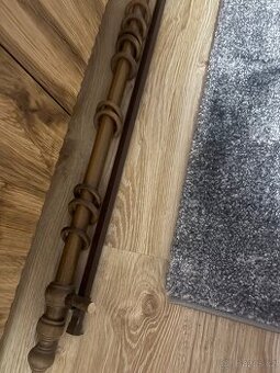 Záclonová tyč spolu s kolejnicí