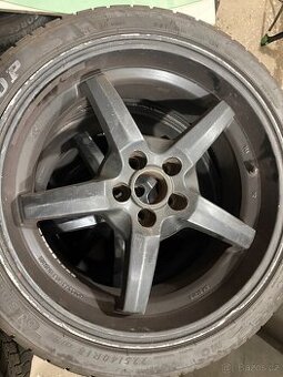 R18 Desing by OZ racing