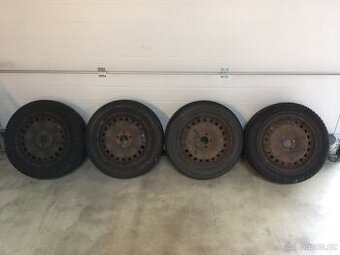 Zimní pneu Dunlop 215/55 R16 97H