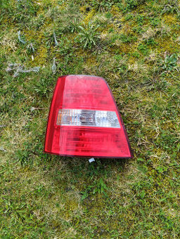Prodám na Kia Sorento Facelift 2006-2009 zadní lampy