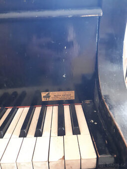 Klavír - křídlo