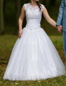 Romantické šaty + event. i boty