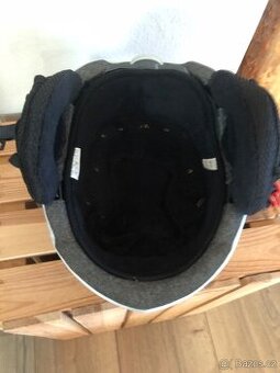 Detka lyzarska helma