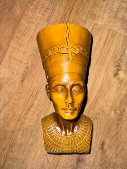 Busta Nefertiti