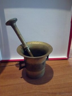 Starožitný mosazný hmoždíř