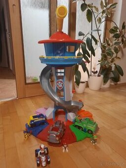 Tlapková patrola věž