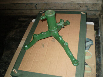 Stojánky na Vánoční stromky.