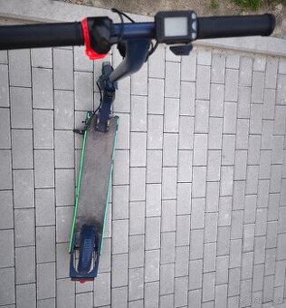 Elektrokoloběžka ELJET včetně nabíječky