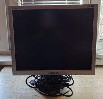 LCD monitor Samsung SyncMaster 910T